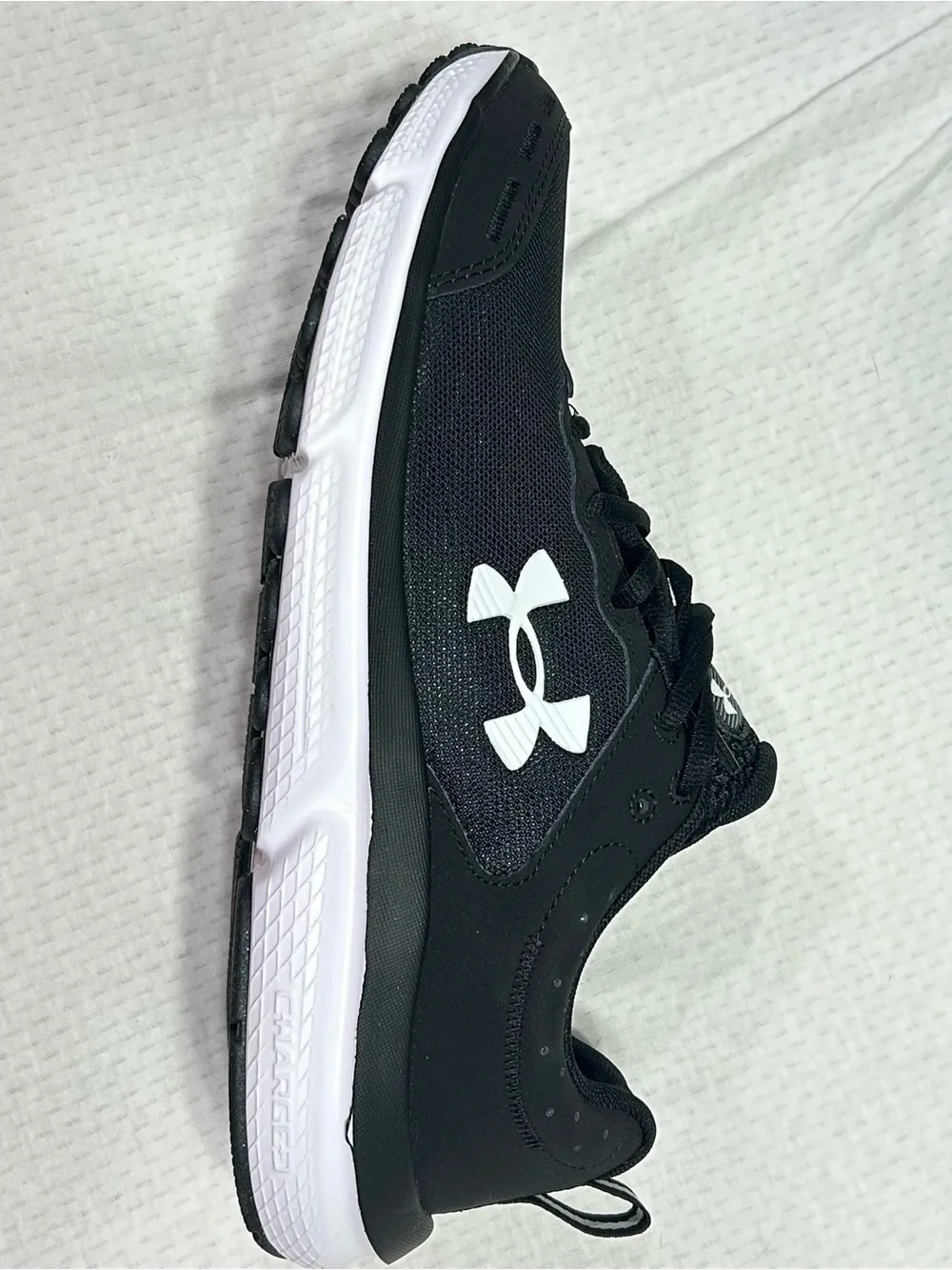 Under Armour Women’s Charged Assert 10 – Black/White – Size 11 D Wide